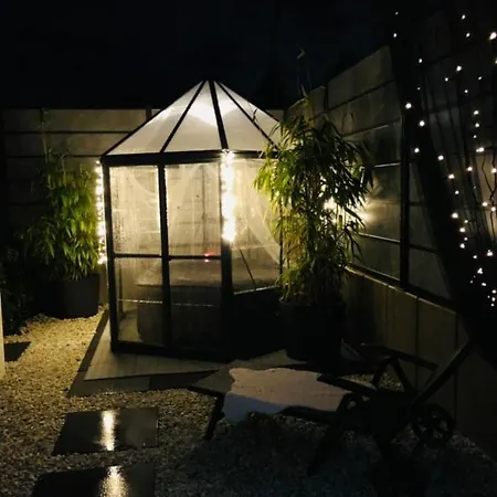 Mavie & Whirlpool Apartament
